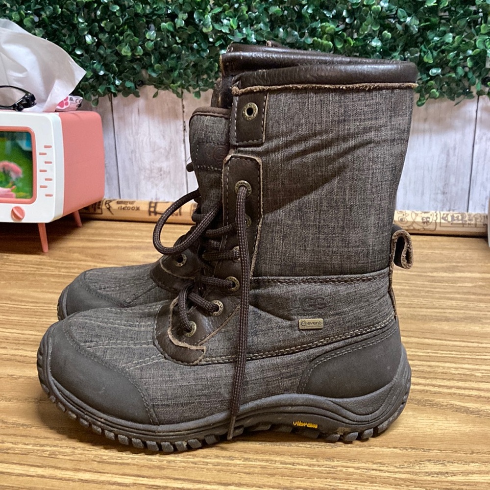 Ugg Event Waterproof Sz 6 Boots Brown Lace Up